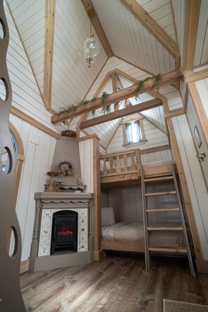 Snow White's Cottage | 1 bedroom - Charmed Resorts (Blairmore)