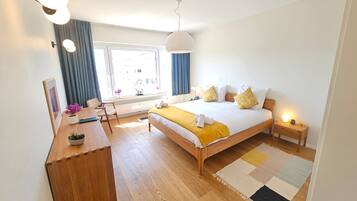 Iron/ironing board, free WiFi