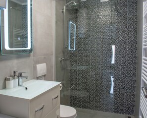Departamento, 2 habitaciones, para no fumadores, cocina | Baño | Regadera, secadora de cabello, toallas, jabón 