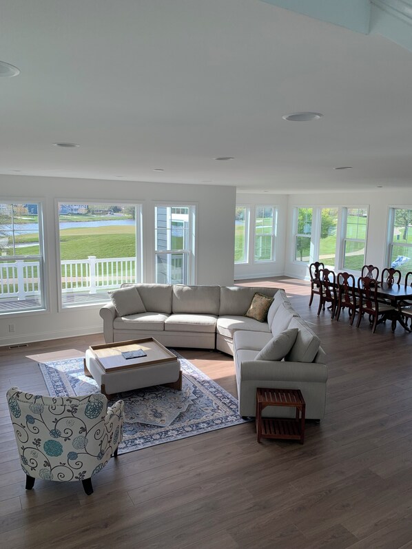 Smart TV, fireplace, computer monitors