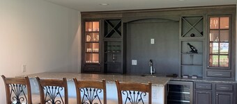 Spacious 5-bed estate in Selbyville DE, beach, pools, golf, tennis, pickel ball…