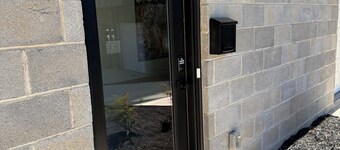 2BR 2.5 Downtown Oasis Full Kitchen, Pet Friendly, Close to Silos Food Hall