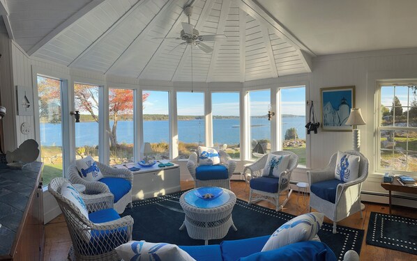 TV - WATERFRONT Retreat venue for up to 60 guests!…
Weddings, Reunions, Meetings!…… (Westport Island)