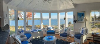 WATERFRONT Retreat venue for up to 60 guests!…
Weddings, Reunions, Meetings!……