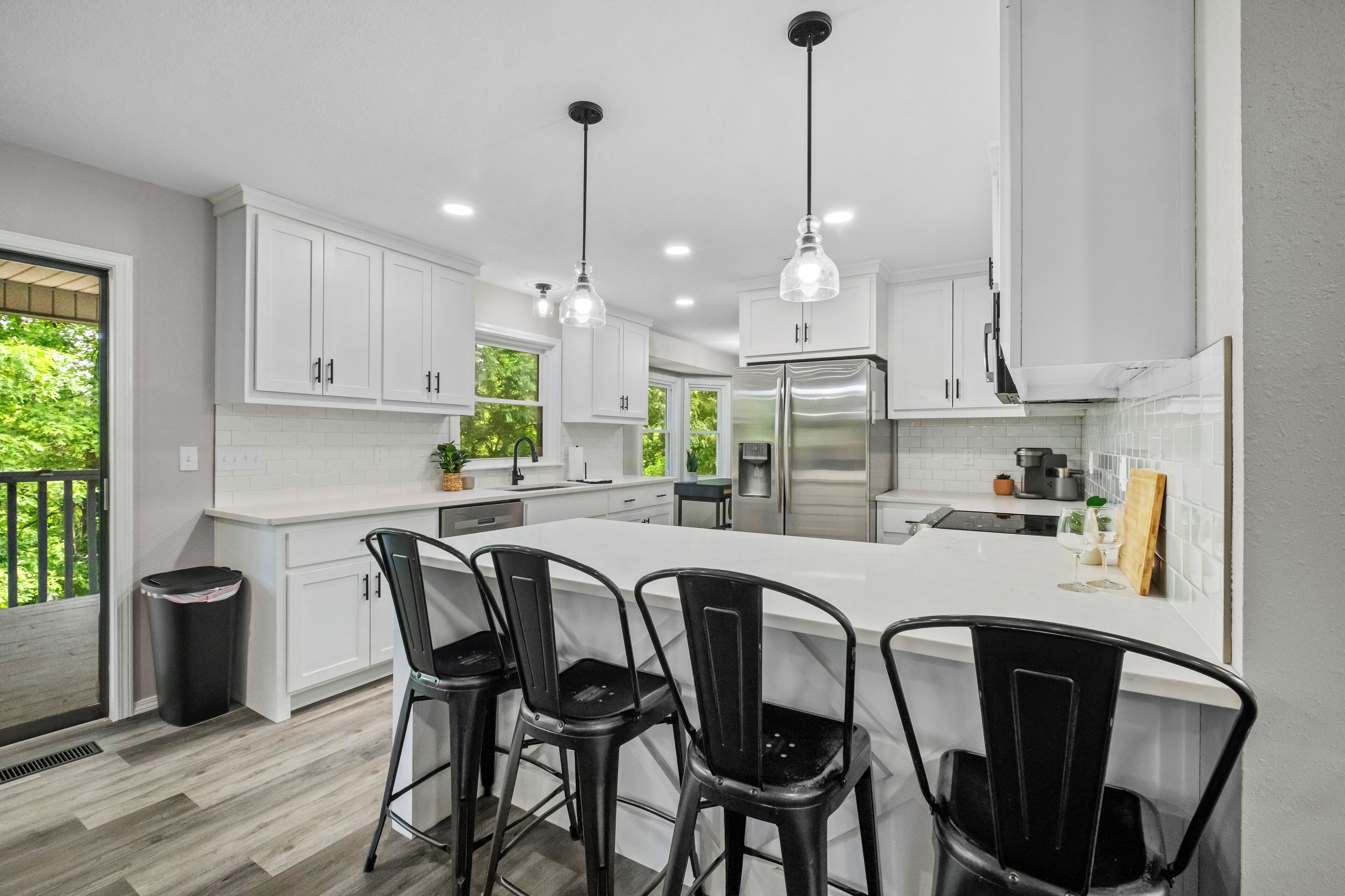 冰箱、微波炉、烤箱、炉灶