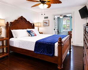 5 Schlafzimmer, Schreibtisch, Bügeleisen/Bügelbrett, Reisekinderbett