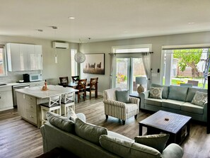 Smart TV, fireplace, printers - Wine Country Home w/ Hot Tub & Views | Vino Villa (Oliver)