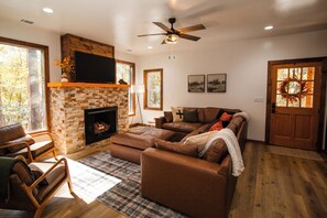 Smart TV, fireplace