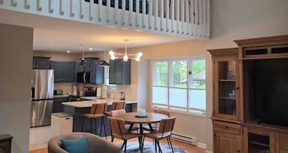 Renovated Coastal Farmhouse Near Beaches