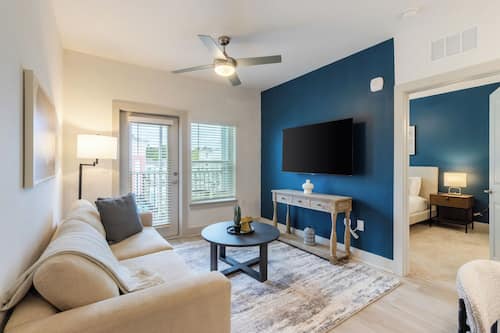 Apartment, 2 Bedrooms | Living room | 50-inch TV with digital channels