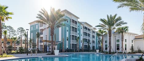 Outdoor pool, free pool cabanas