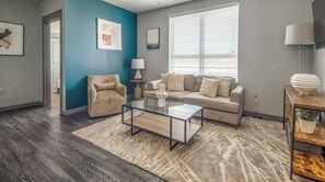 Apartment, 4 Bedrooms | Living area | TV - Landing Memphis (Memphis)