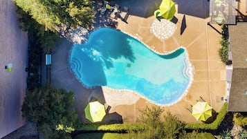Piscina externa sazonal