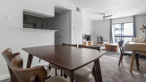 Apartment, 1 Bedroom | Private kitchen | Full-size fridge, microwave, oven, stovetop