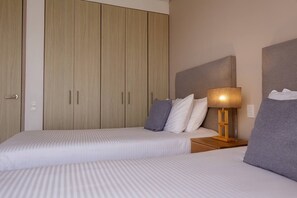 2 quartos, ferros/tábuas de passar roupa, Wi-Fi, roupa de cama