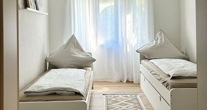 Stylische 80 m2 Ferienwohnung am Schloss – Ruhig, Zentral & Familienfreundlich!