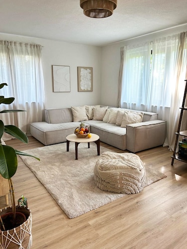 Stylische 80 m2 Ferienwohnung am Schloss – Ruhig, Zentral & Familienfreundlich!