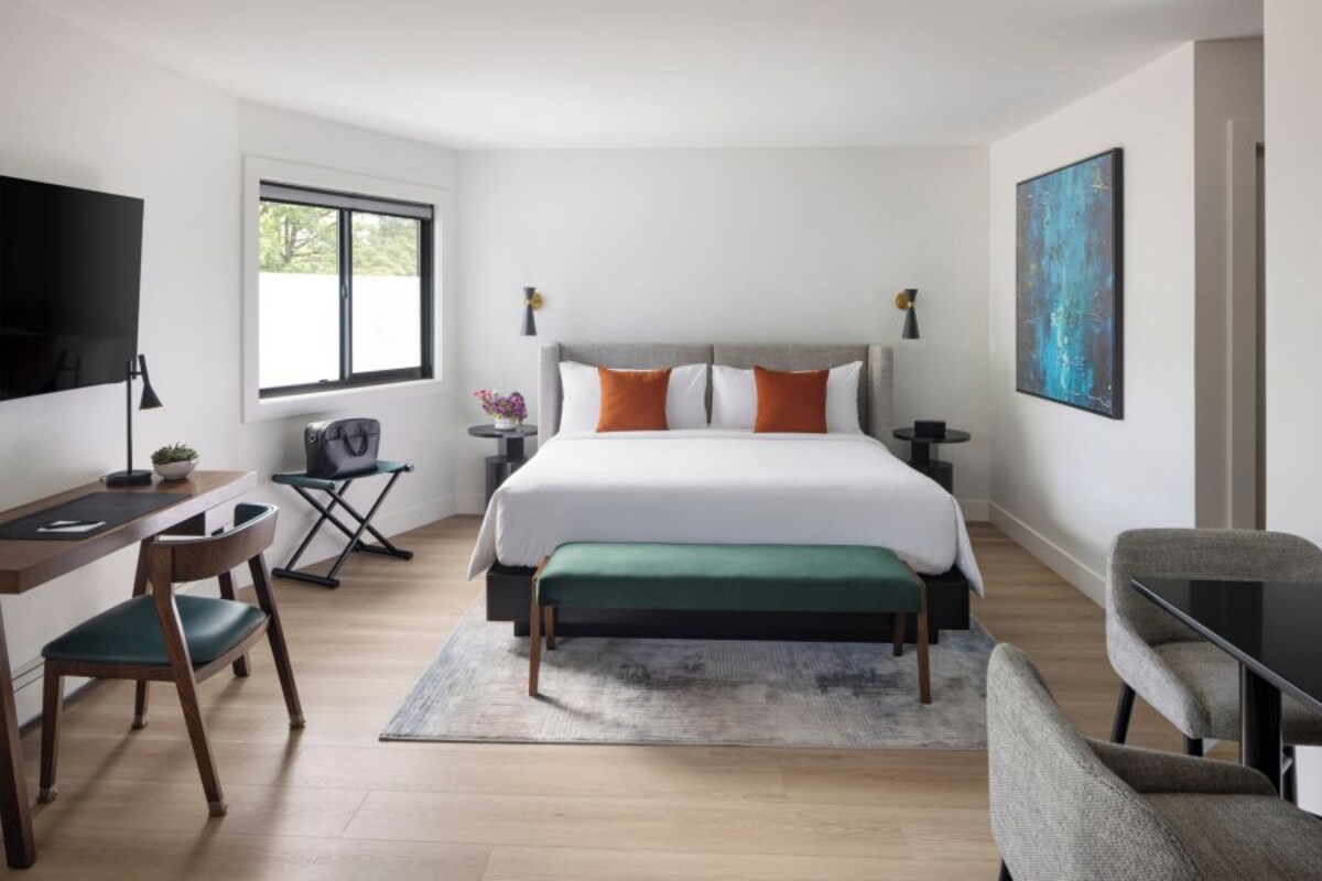 Premium bedding, pillowtop beds, minibar, in-room safe