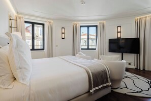 Premium Room, City View | In-room safe, laptop workspace, blackout drapes, soundproofing