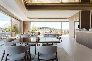 Rooftop bar - Lisbon Chiado Hotel & SPA (Lisbon)