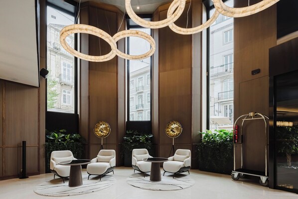 Lobby sitting area - Lisbon Chiado Hotel & SPA (Lisbon)