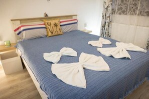 1 soverom, skrivebord, wi-fi (inkludert) og sengetøy