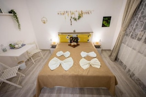 1 chambre, bureau, accĂšs au Wi-Fi (inclus), literie fournie