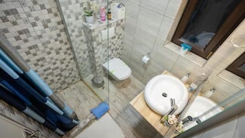Suihku, ympäristöystävälliset hygieniatuotteet, hiustenkuivaaja