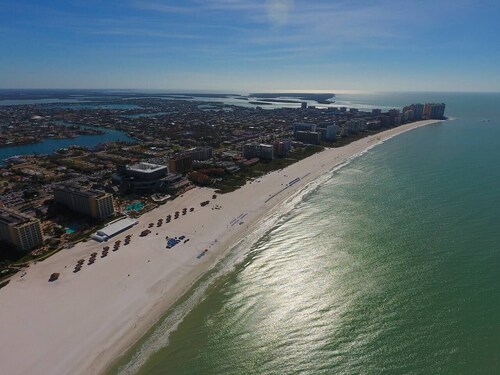 5th Fl Condo, Gulf view, Beach Access, JW Marriott