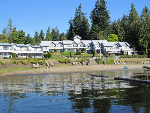 Lakefront Suite at Shawnigan Lake Beach Resort
