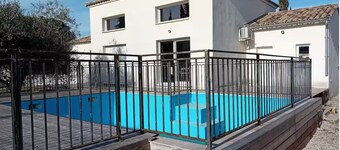 Villa 8 persons with swimming pool at the Pont du Gard