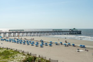 På stranden