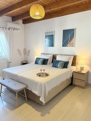 5 bedrooms, desk, iron/ironing board, free WiFi