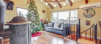 Camp Hope- Bolton Landing House/Hot tub/Fireplace/Firepit Charming 4-bedroom