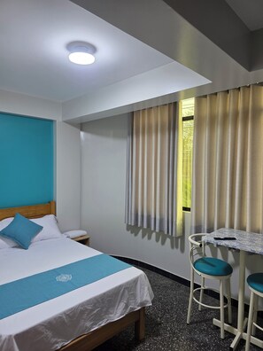 Classic Room, City View | Street view