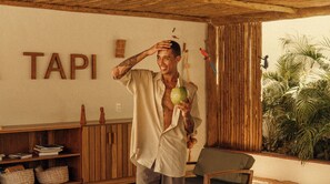 Téléviseur connecté de 42 po avec télévision numérique