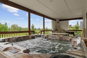 Bain à remous intérieur