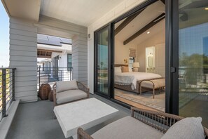 3 slaapkamers, een strijkplank/strijkijzer, wifi, beddengoed