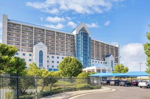 Pet Friendly! Texas Motor Speedway - Pool, Pickleball and Fitness room