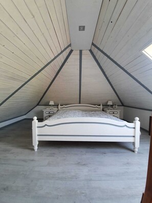 3 chambres, fer et planche à repasser, Wi-Fi gratuit