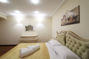 3 chambres, bureau, fer et planche à repasser, Wi-Fi gratuit