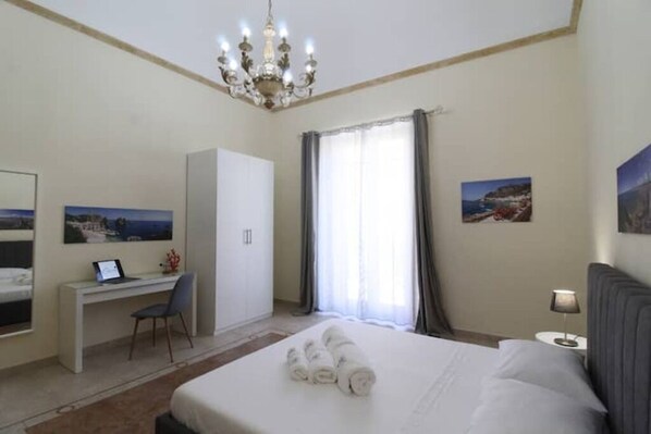 3 Schlafzimmer, Schreibtisch, Bügeleisen/Bügelbrett, kostenloses WLAN