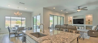 The Desert Jewel in Lucero w/ Private Pool, Jacuzzi, Pool Table!