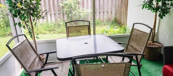 URBAN OASIS. Your Retreat  In  The City Of Jacksonville,  Florida.