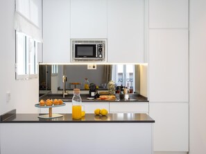 Fridge, microwave, oven, dishwasher