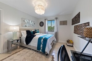3 bedrooms, iron/ironing board, WiFi, bed sheets
