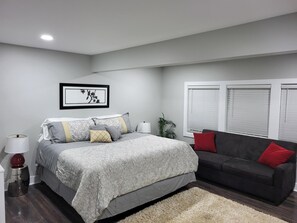 4 habitaciones, tabla de planchar con plancha, wifi y ropa de cama 