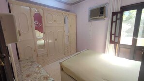 3 bedrooms, iron/ironing board, WiFi