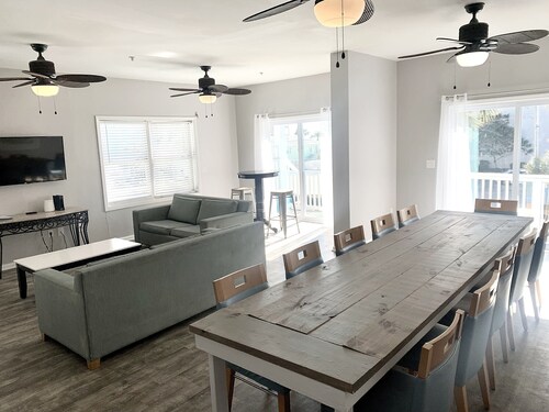 Ocean Sand Beach Villa  7 Bedroom Townhome  Sleeps 20