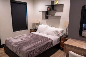 2 habitaciones, tabla de planchar con plancha, wifi y ropa de cama